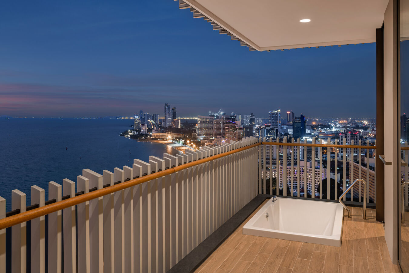 行政套房,市景和海景,陽臺和浴缸