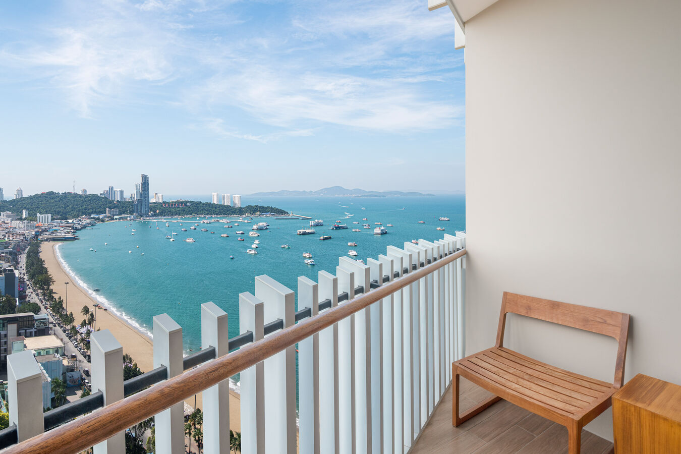 豪华房(特大床)阳台海景