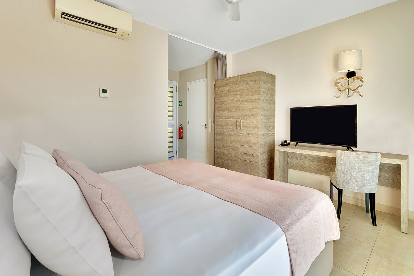 Premium Studio Guestroom with Comfortable Bed