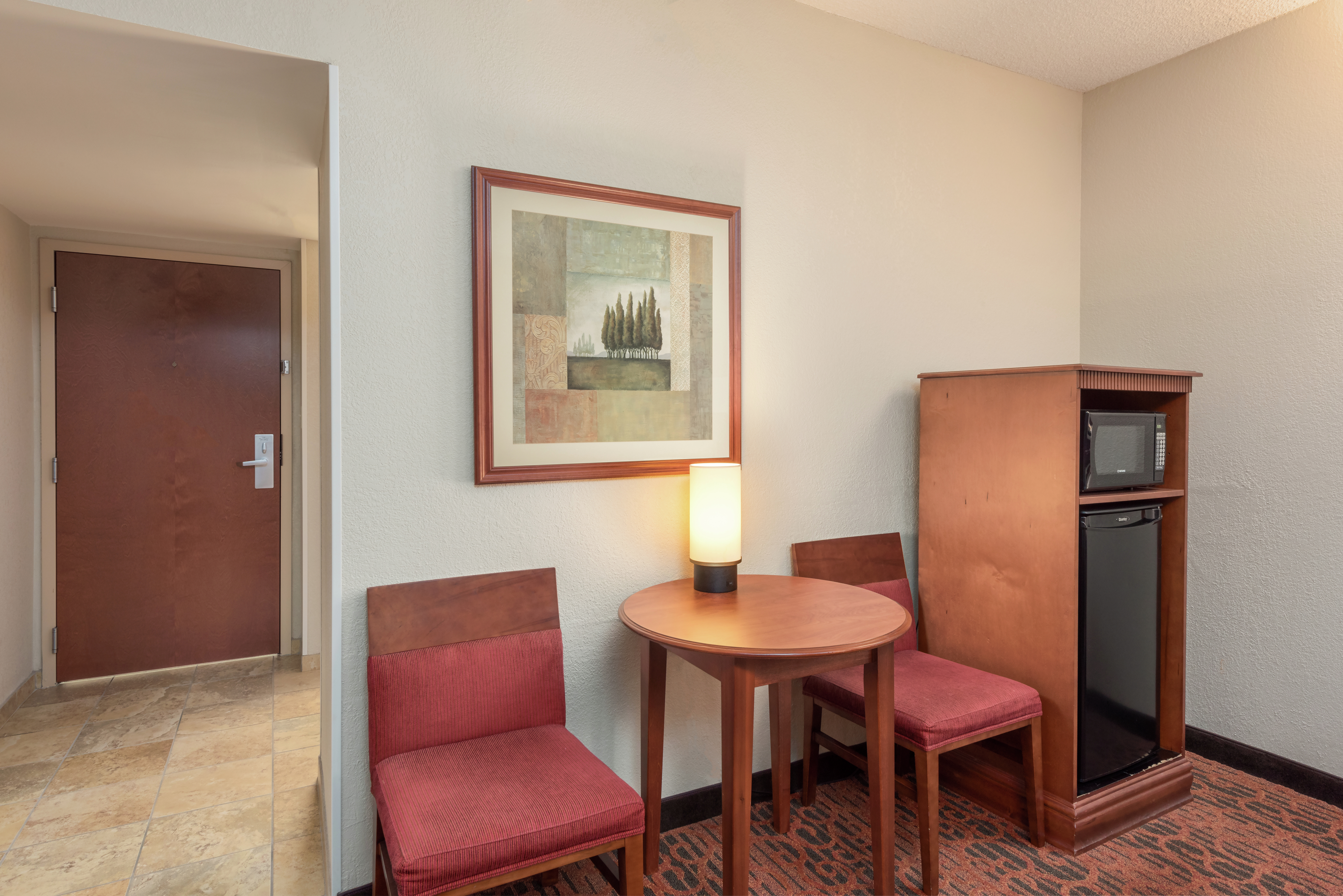 Suite Table and Chairs