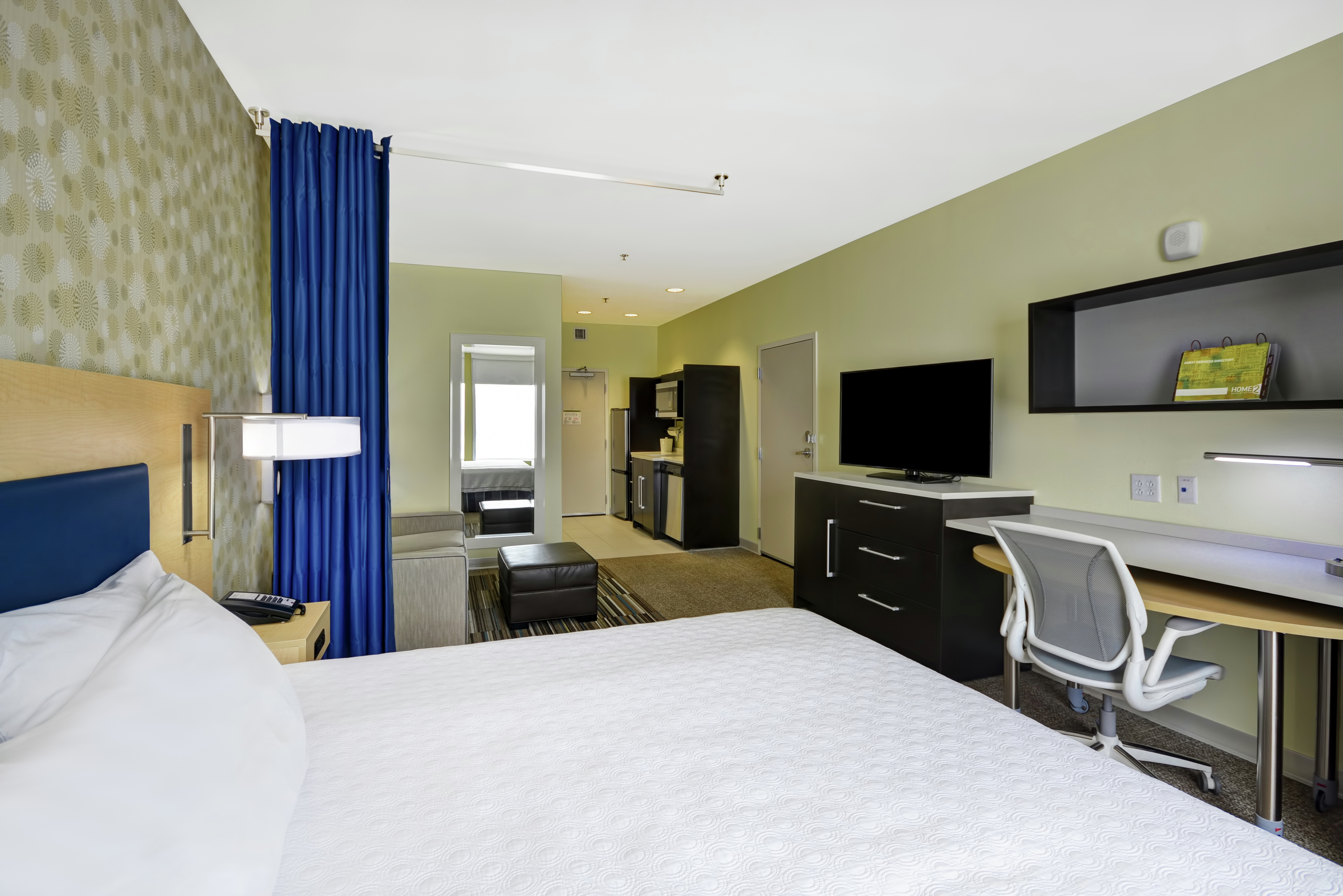 King bed Studio Suite with Room Technology 