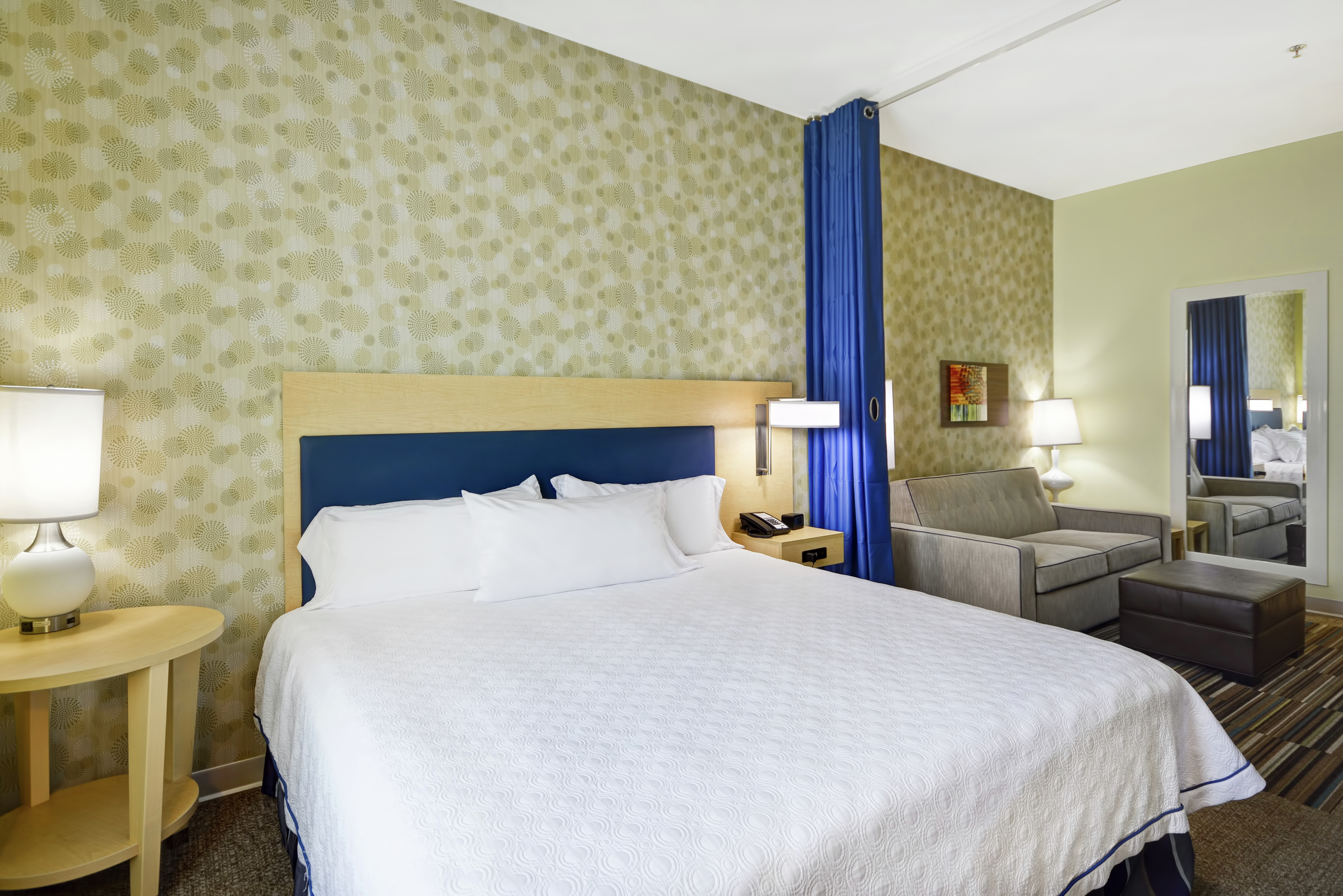 King Bed View and Lounge Area