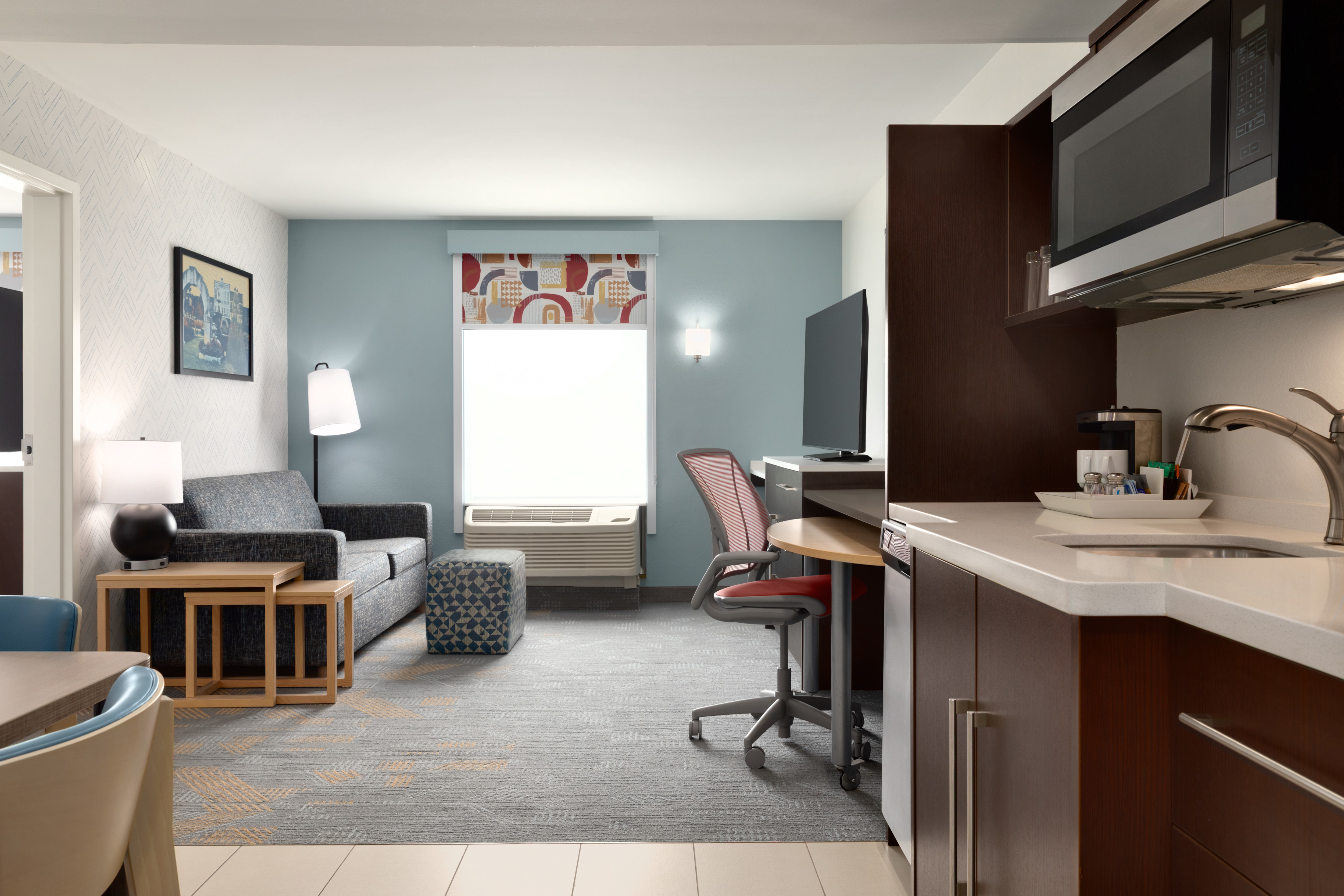 Suite with a kitchen and comfortable lounge area