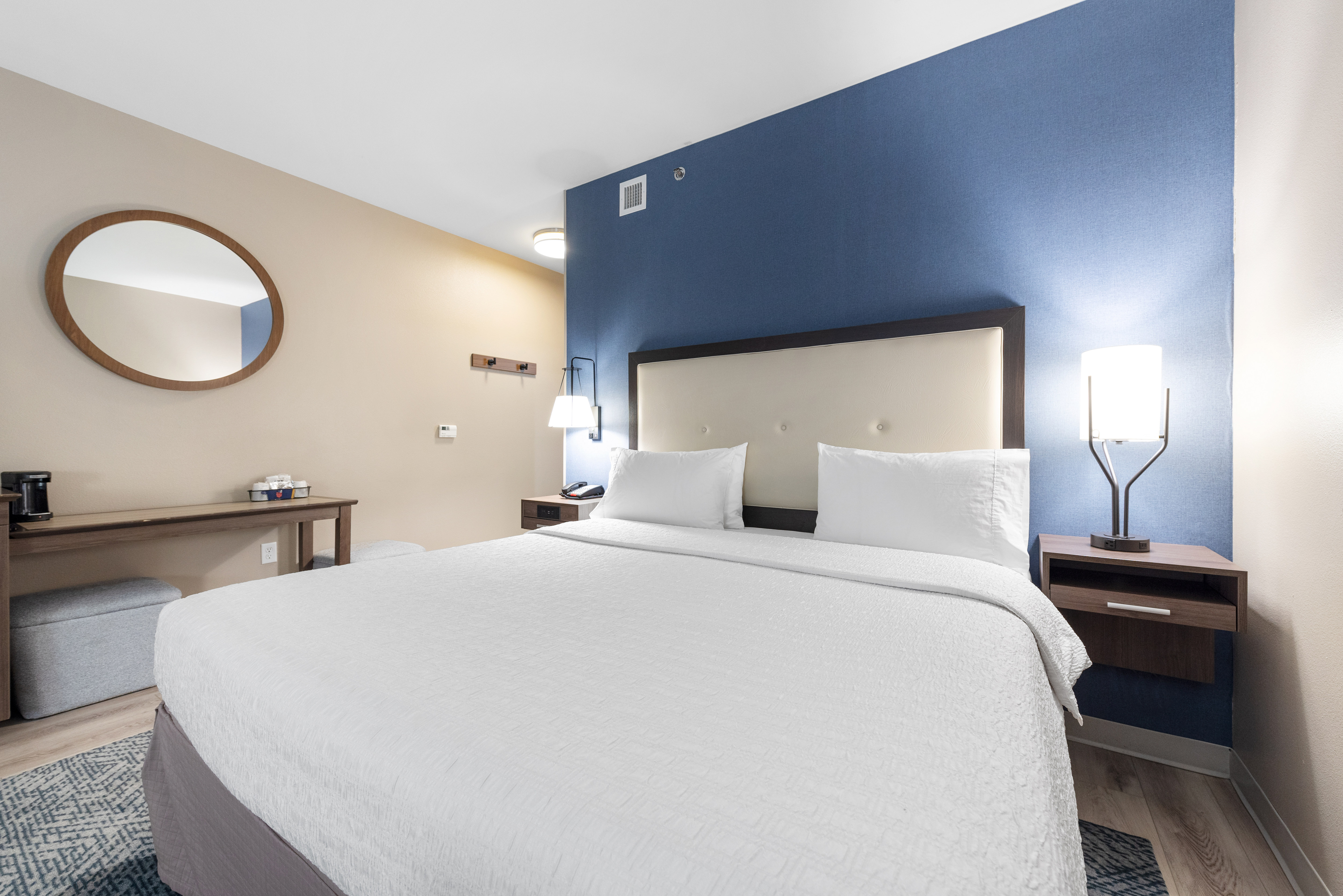 特大床臥室