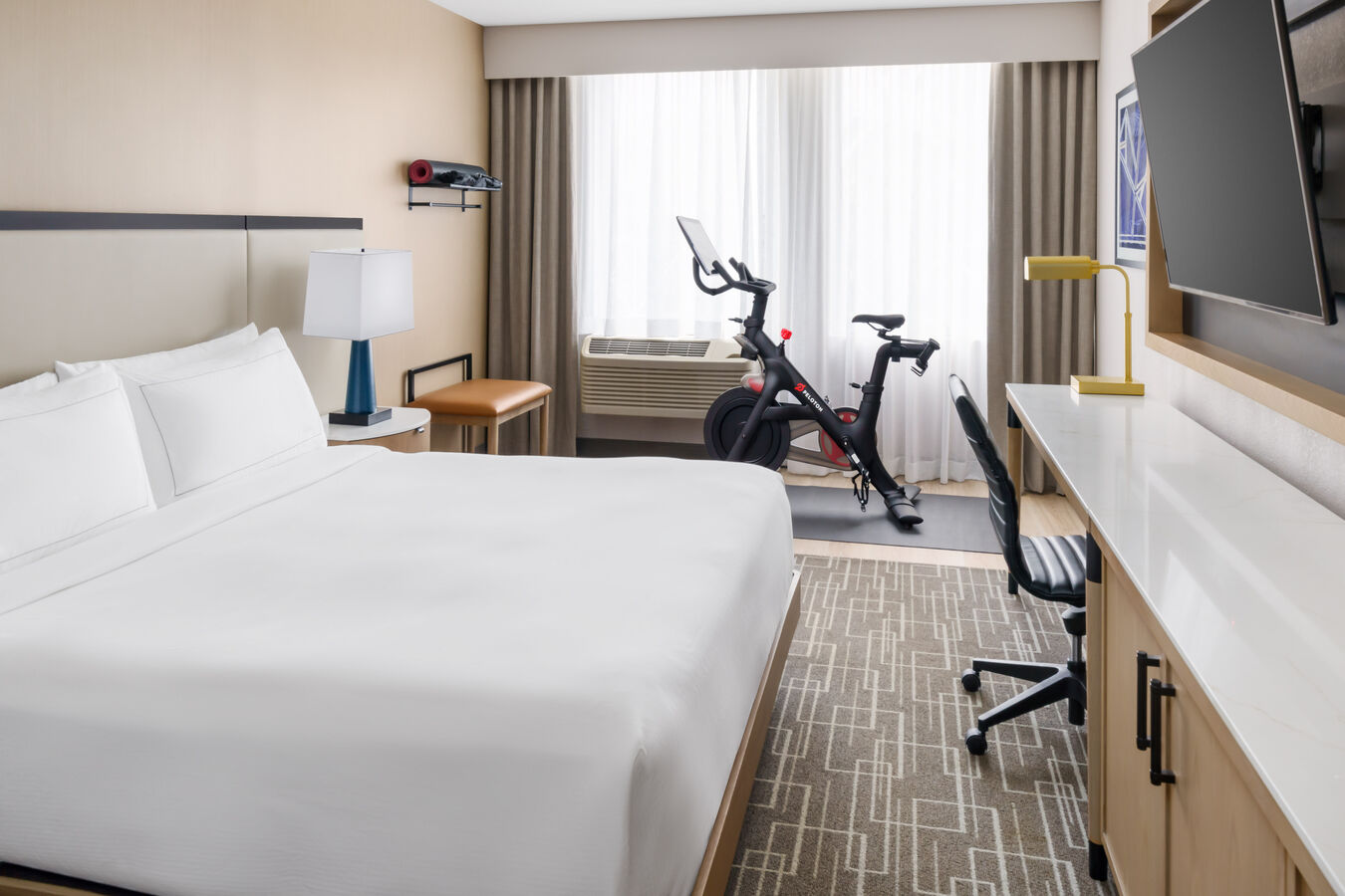 Five Feet to Fitness King Guestroom