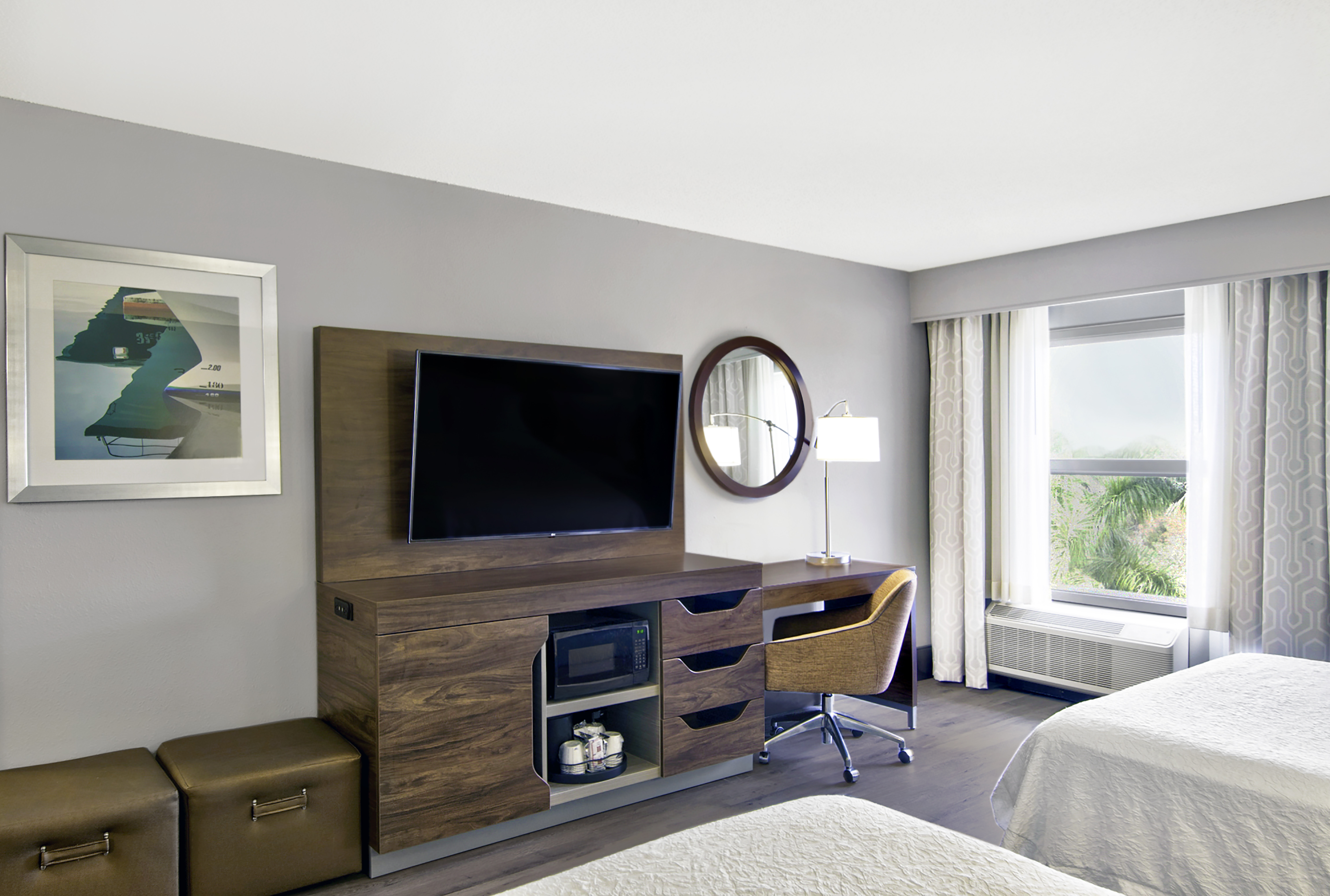 Double Queen Bedroom With Work Desk