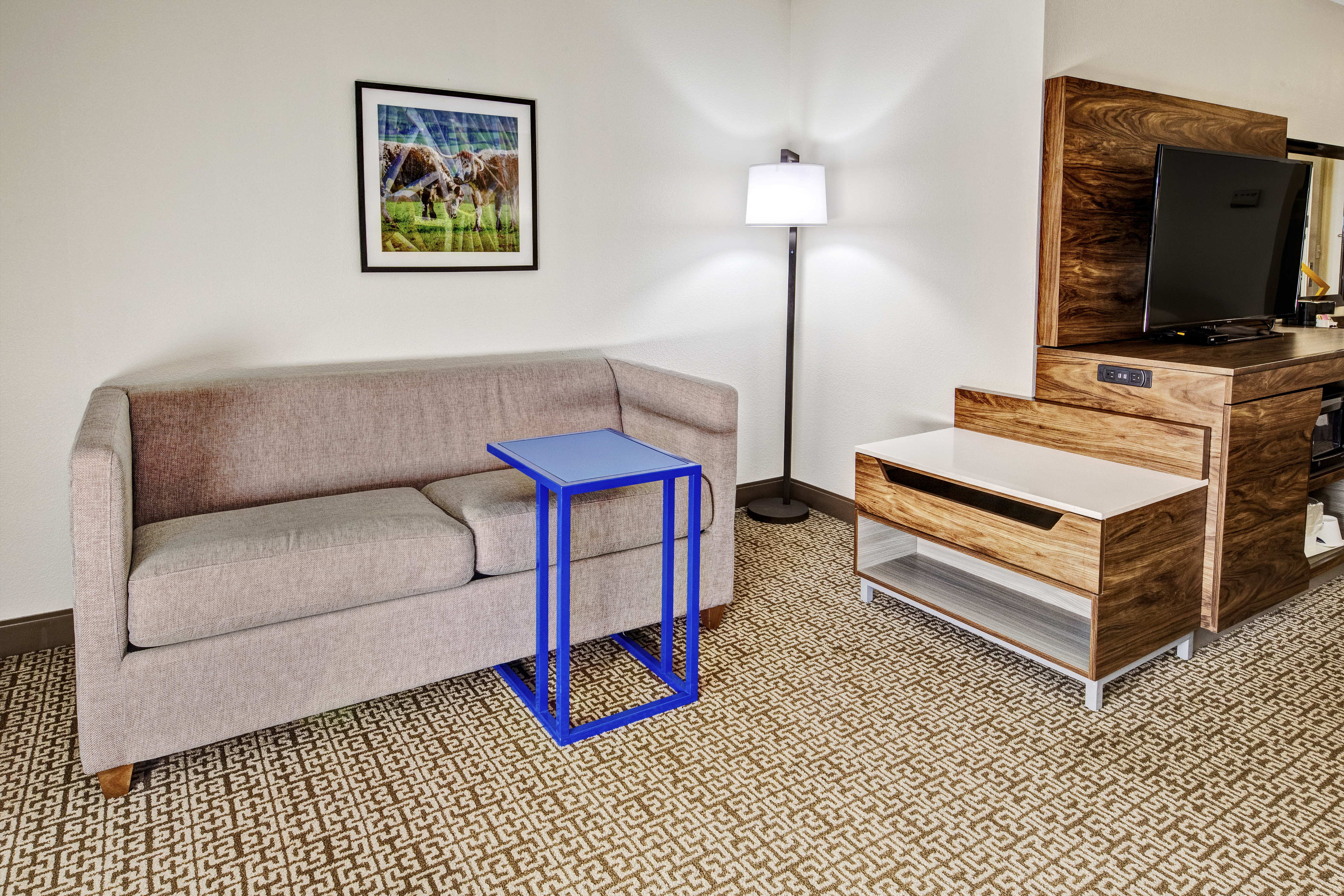 Double Queen Bedroom With Lounge Area