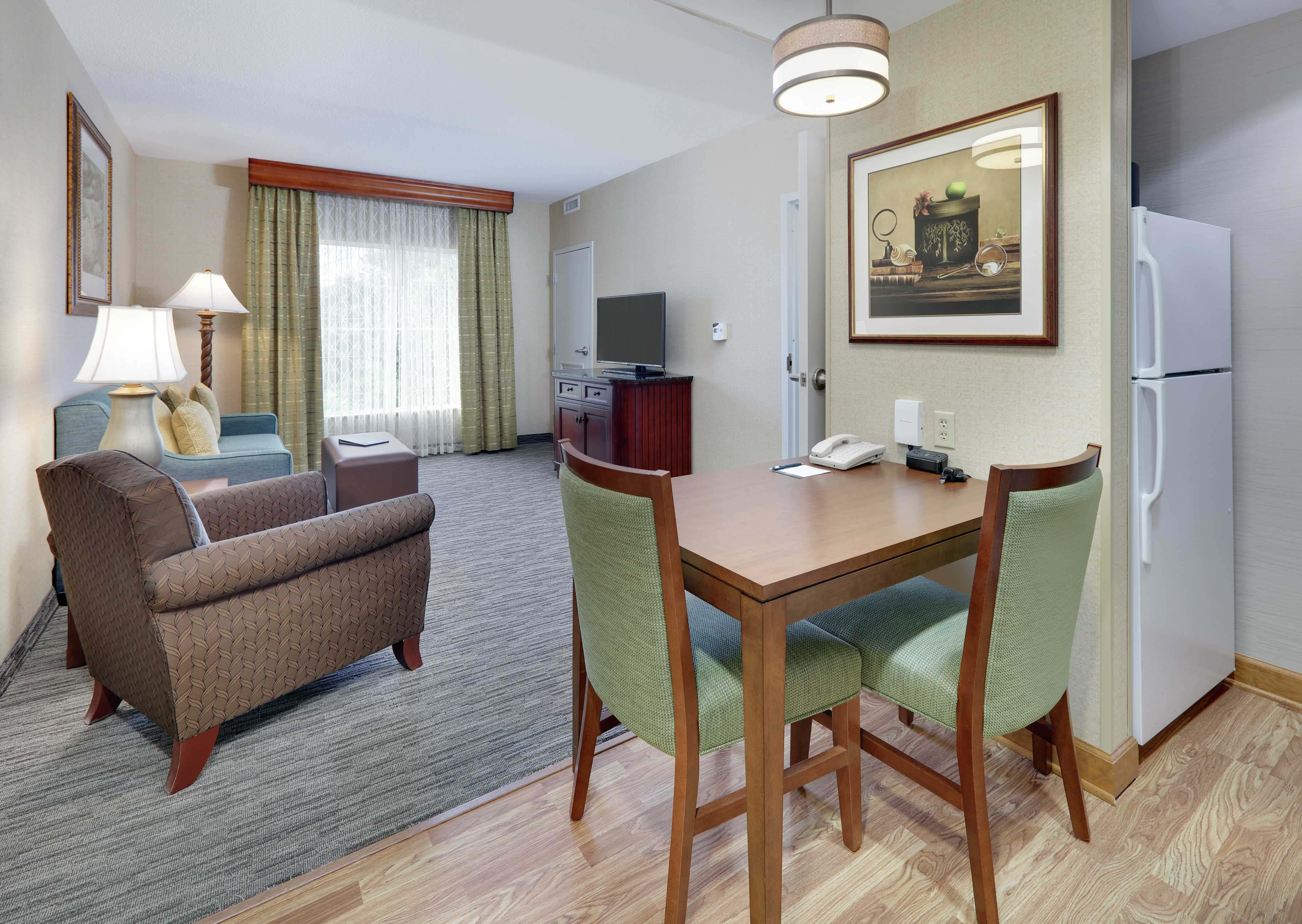 Guest Suite Kitchen, Dining and Living Area