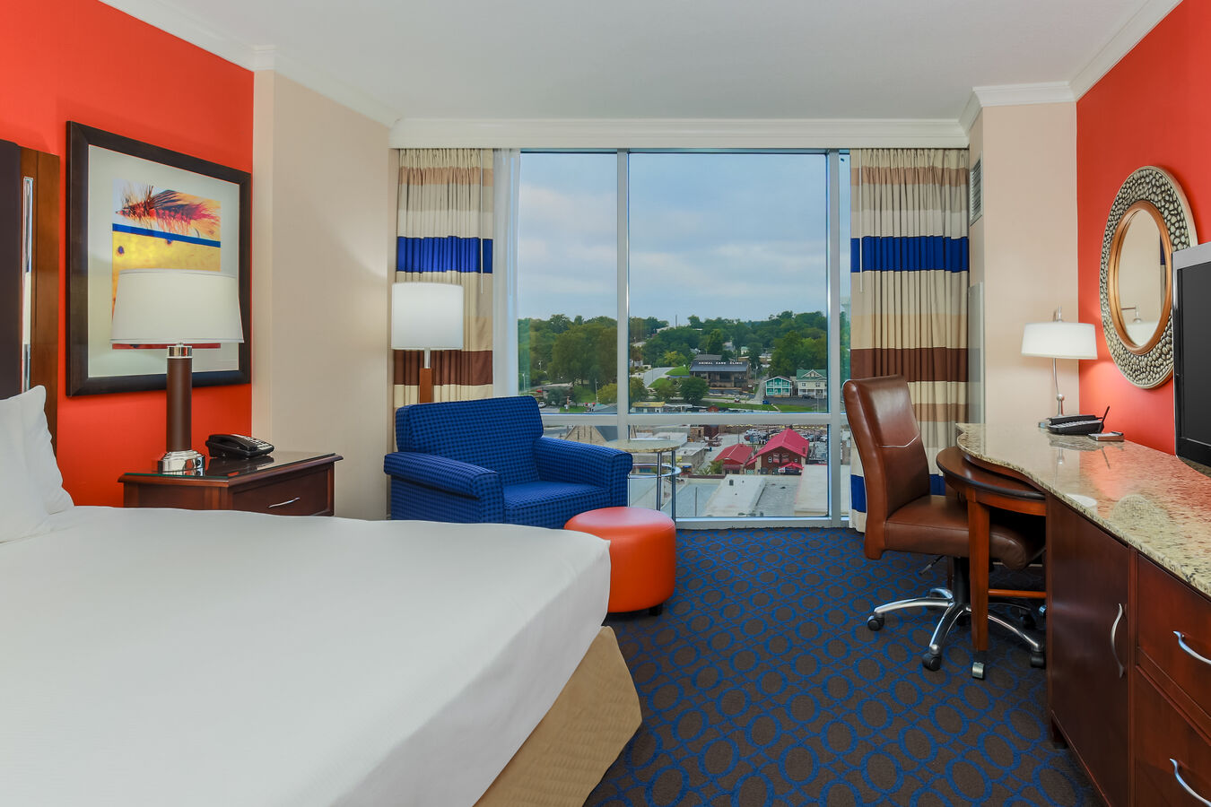 King Bed Condo