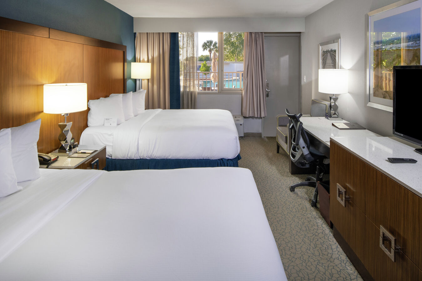 Two Queen Guestroom with Two Beds