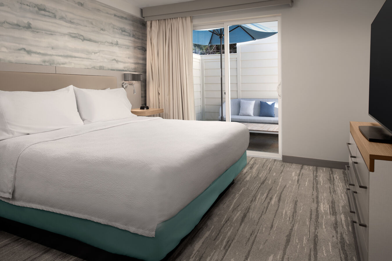 King Guestroom With Patio