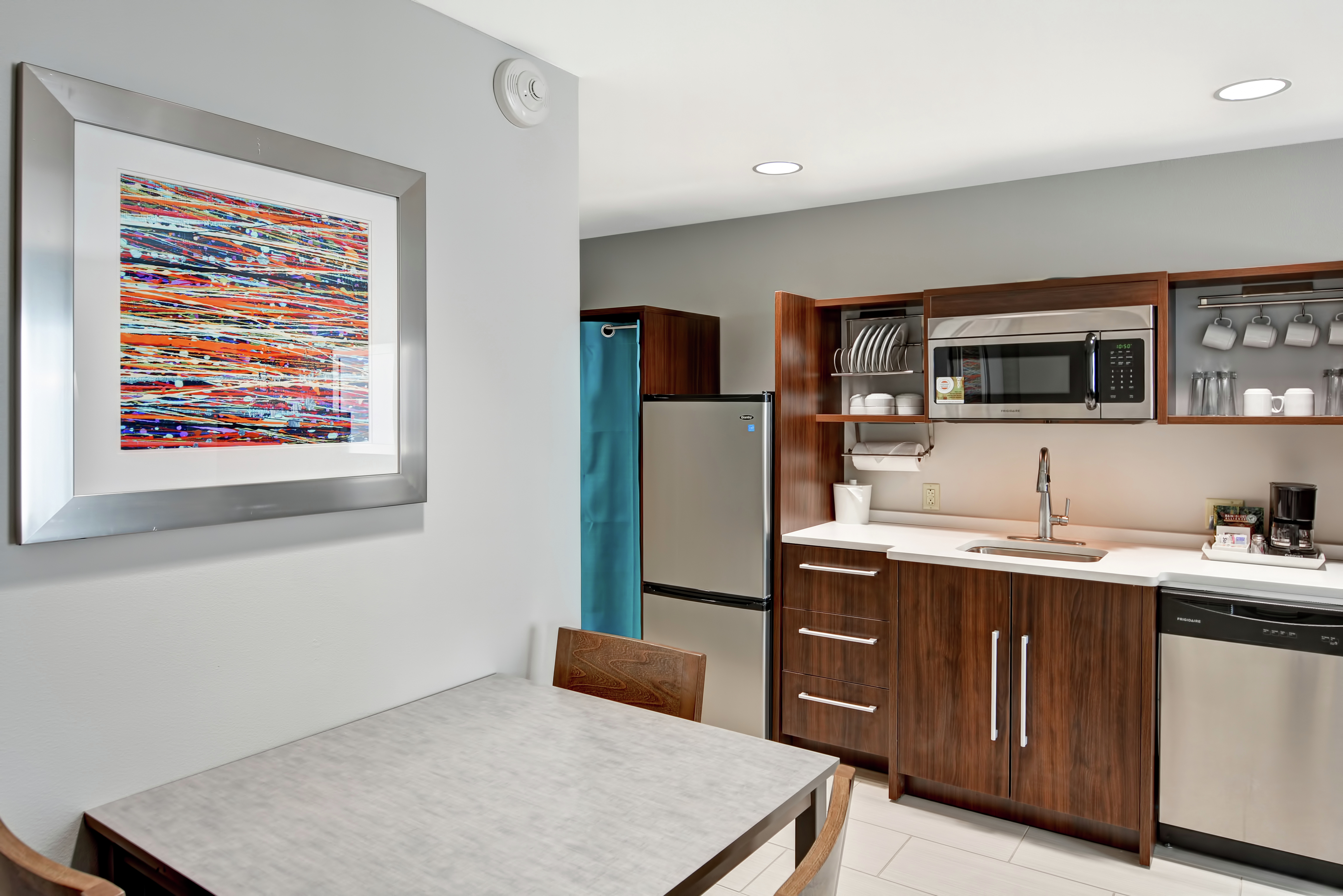 King Suite Kitchen and Dining Area