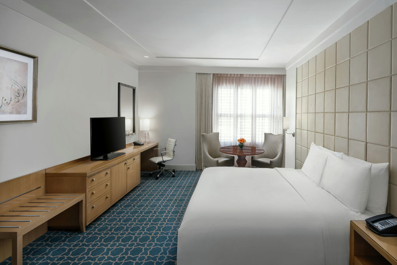 King Suite with Desk HDTV Round Table and 2 Chairs