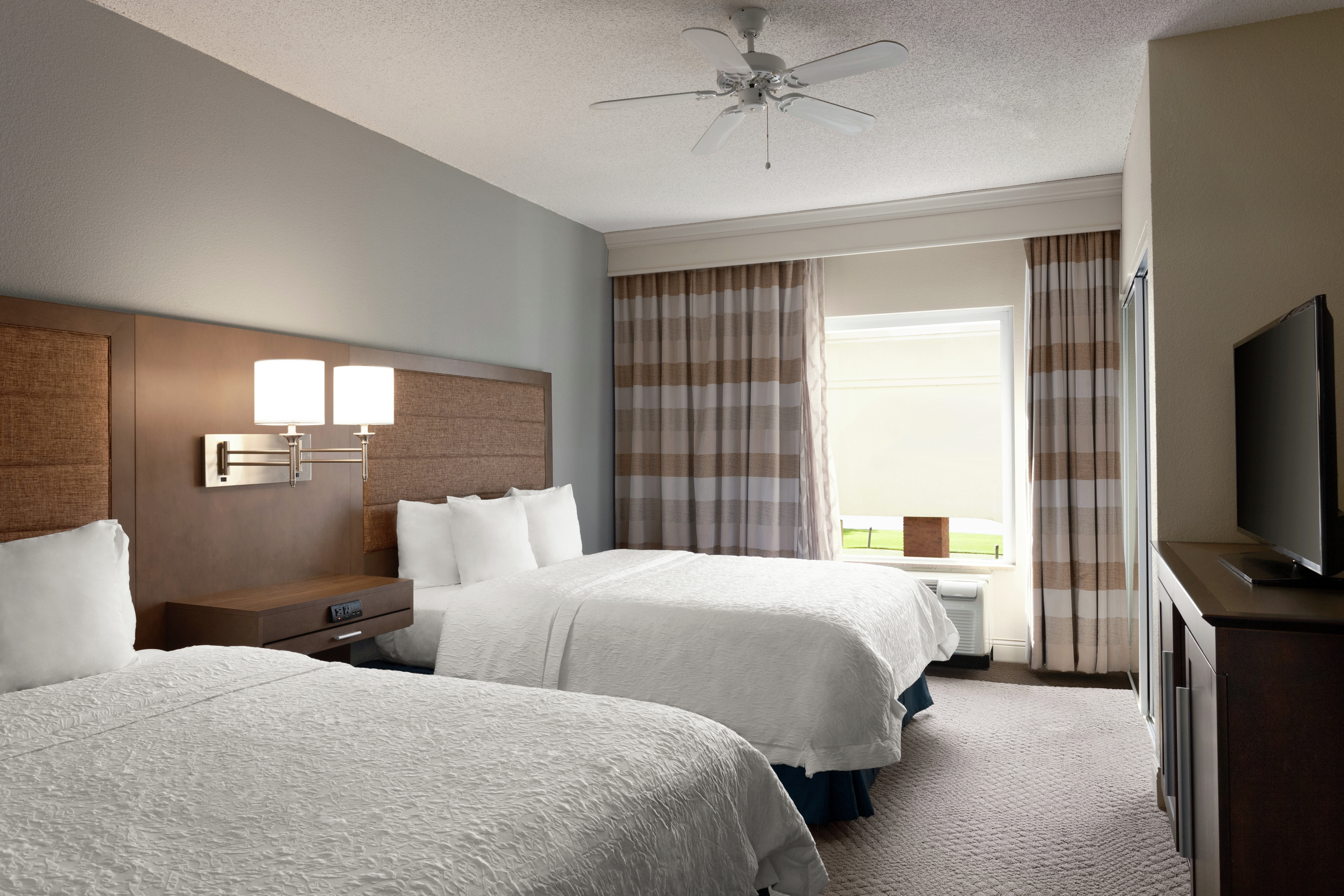 Accessible Double Queen Suite with Sofabed