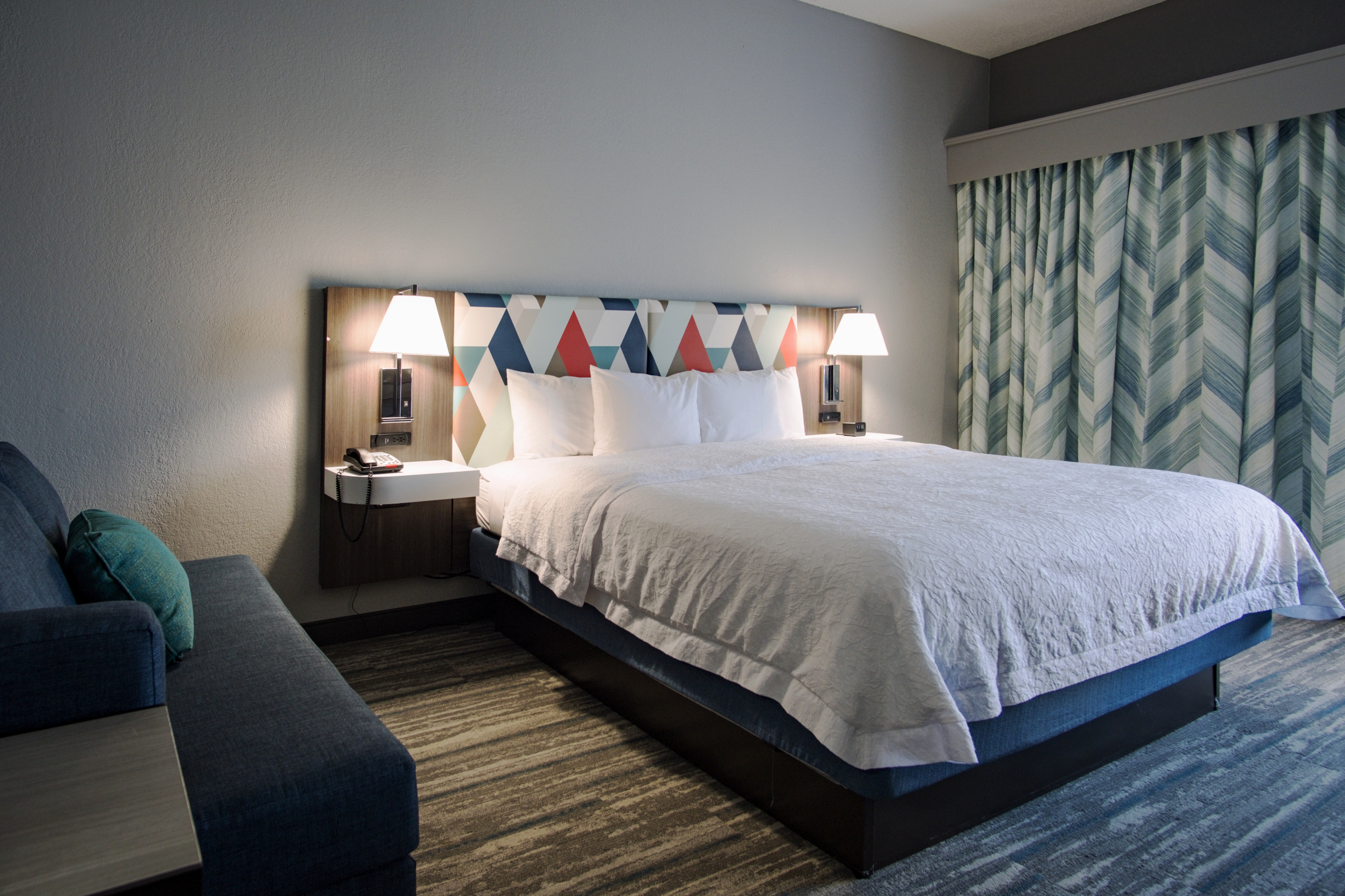 King Guestroom With Chaise Lounge