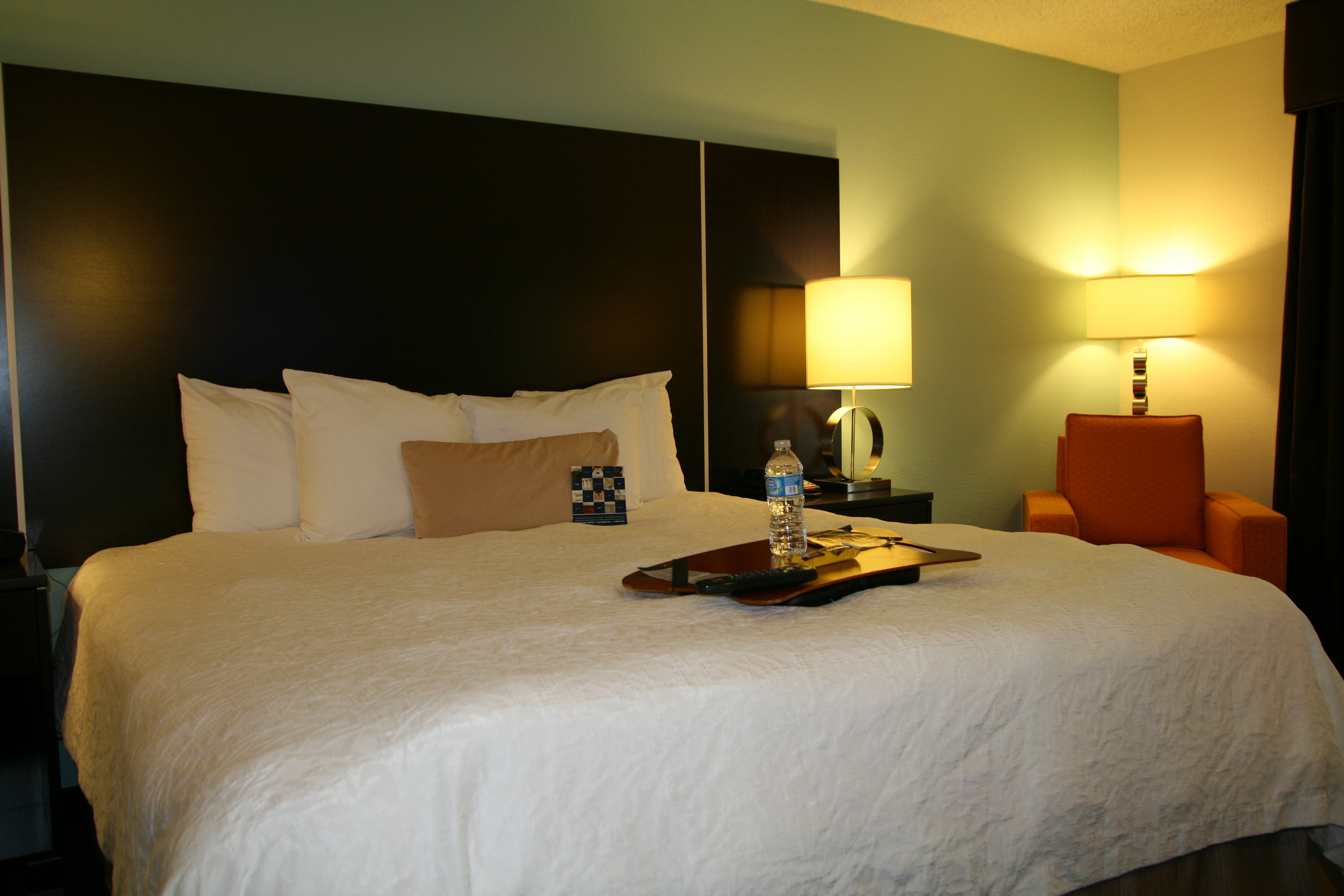 King Room w/ Lapdesk