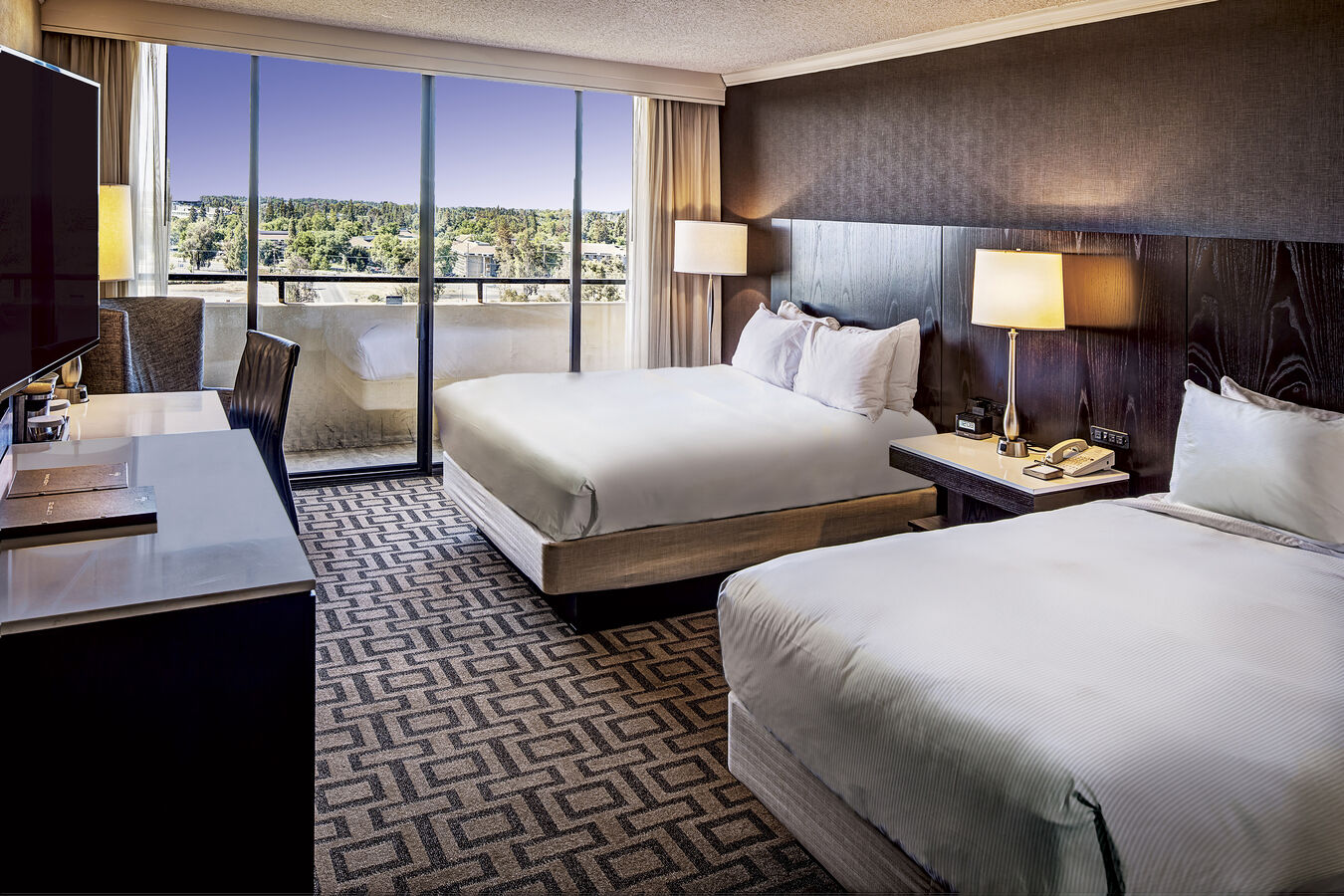 2 Queens Executive Guestroom