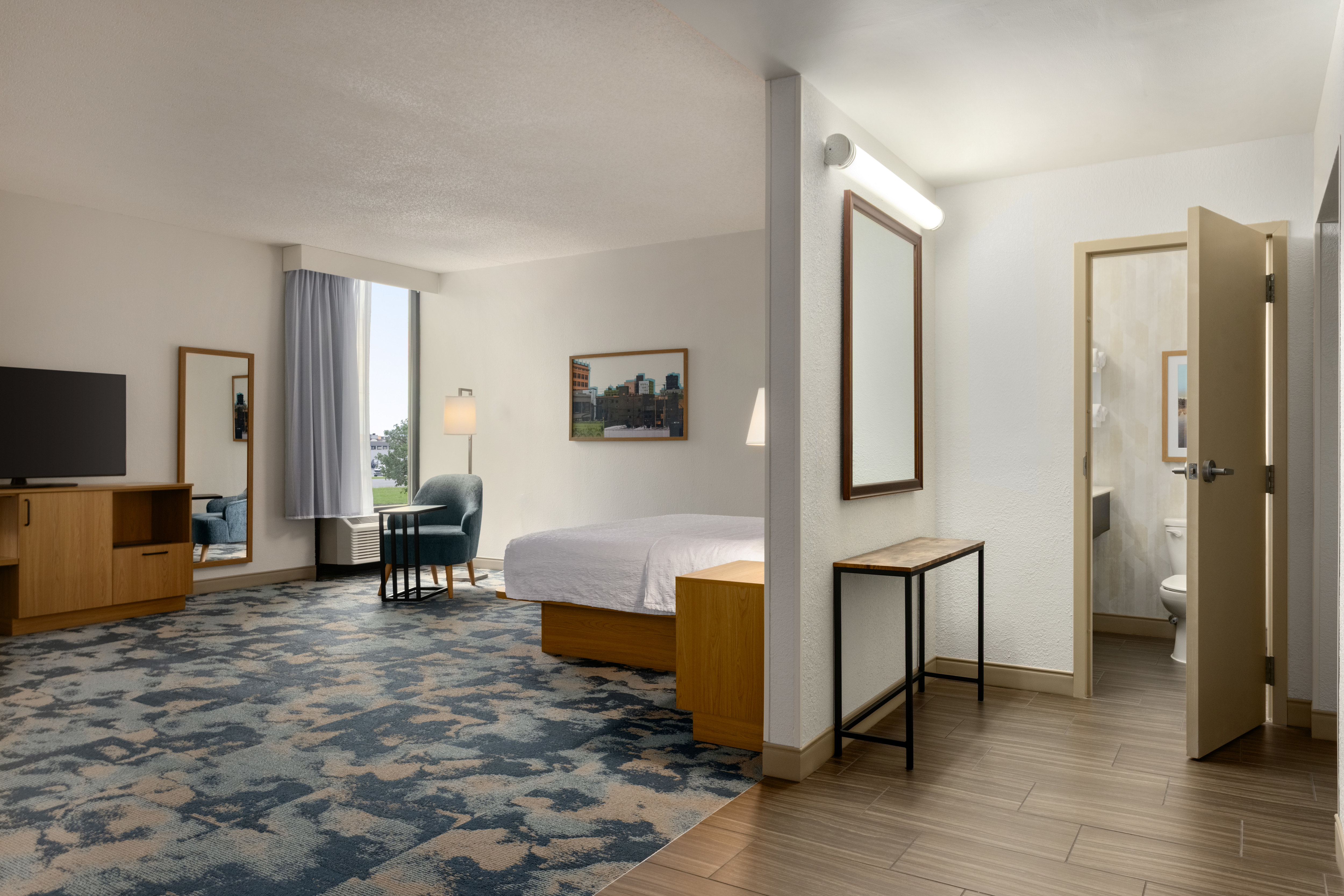 Large guest suite with modern decor 