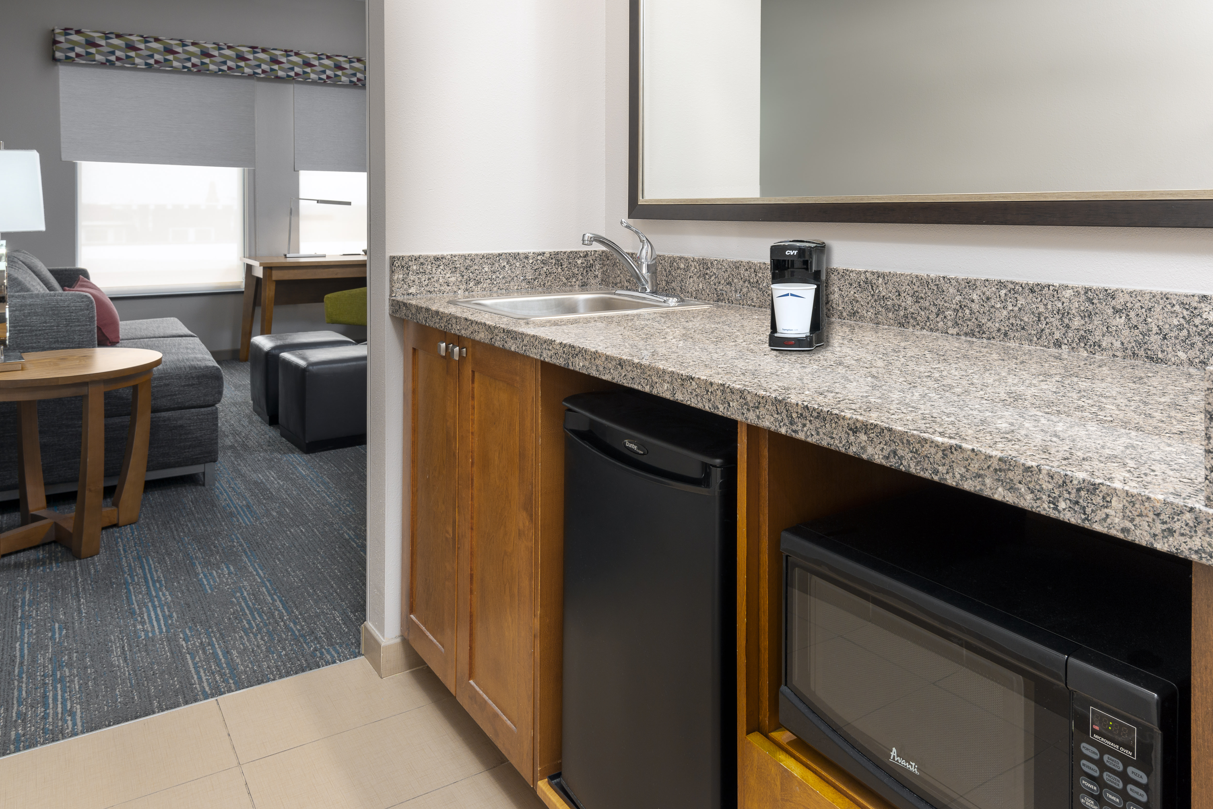 guest suite wet bar, refrigerator, microwave