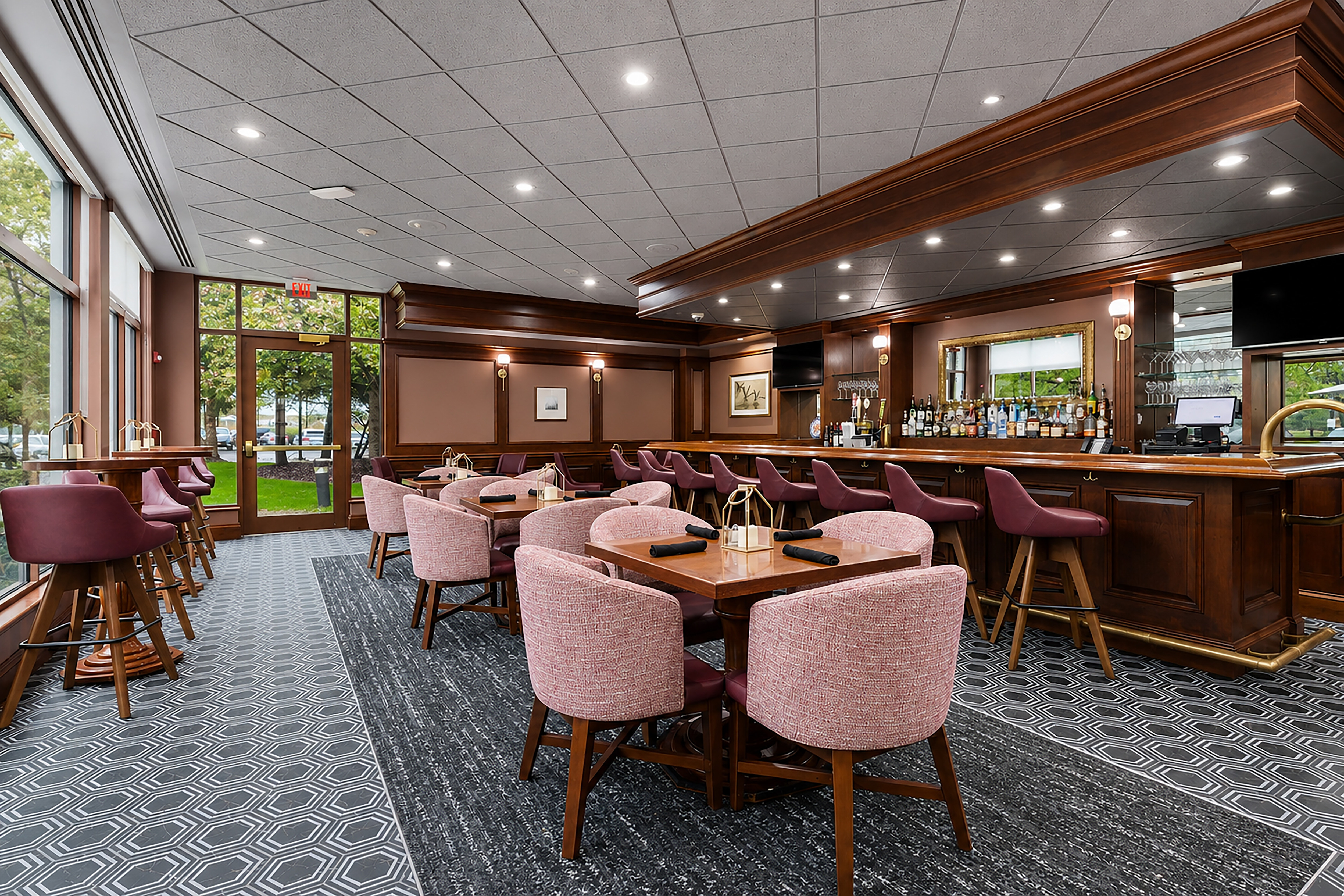 Wild Goose Pub 座位和酒吧