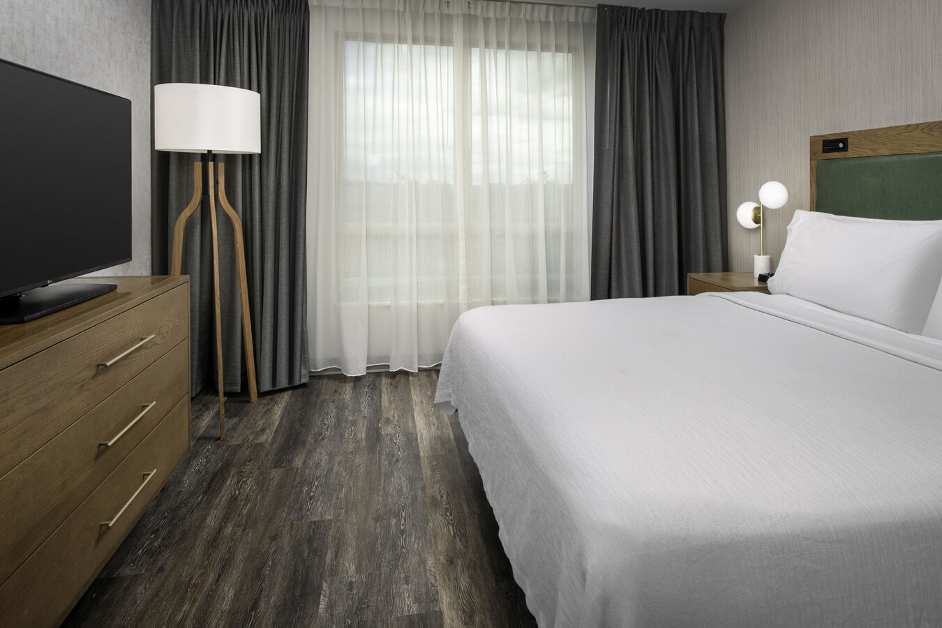 a King Room with HDTV