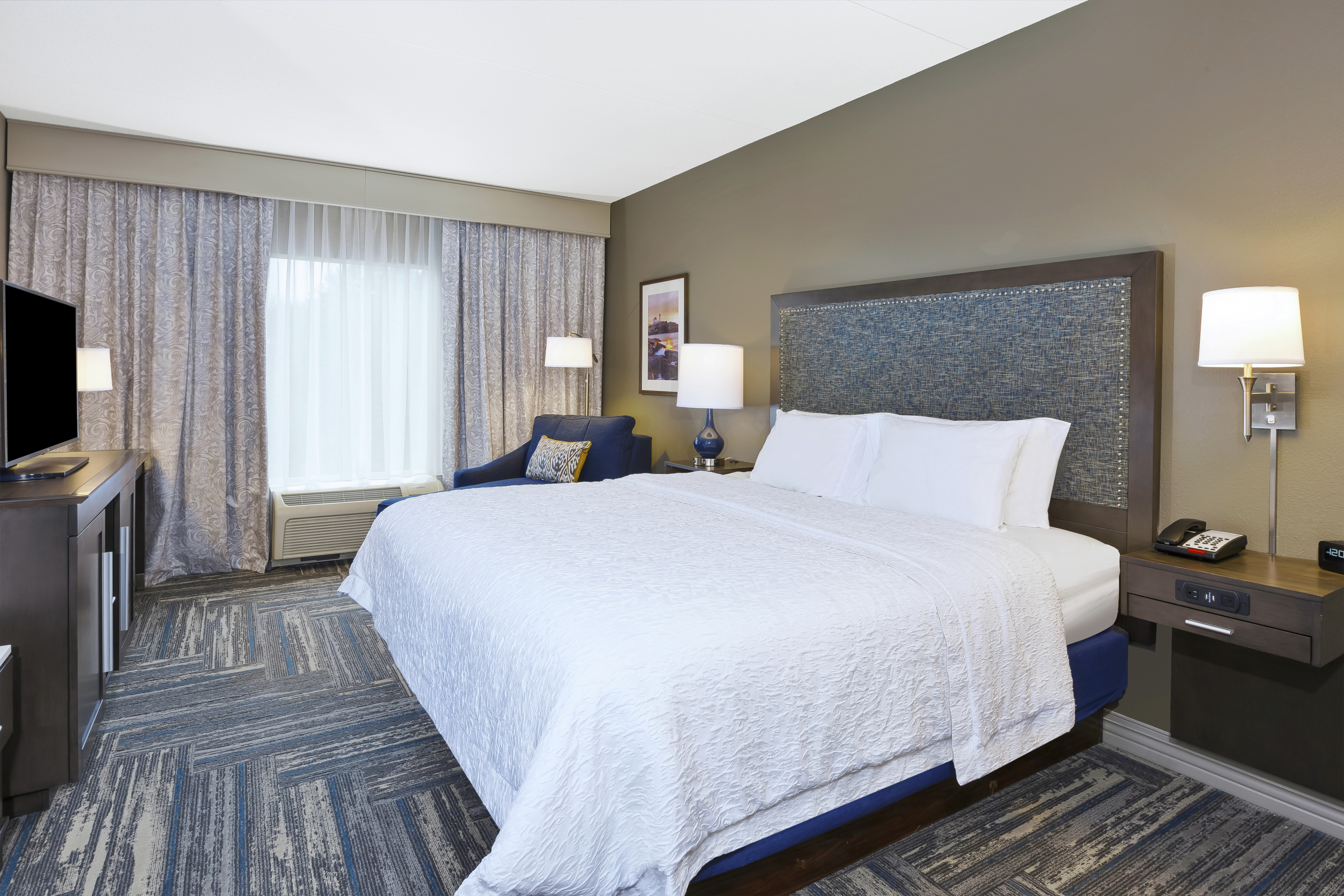 King bedroom Suite